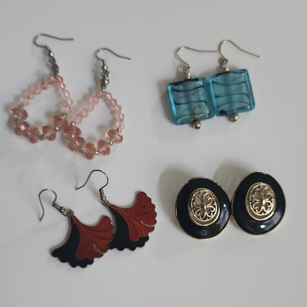 4‎ Pairs Of Pierced Earrings